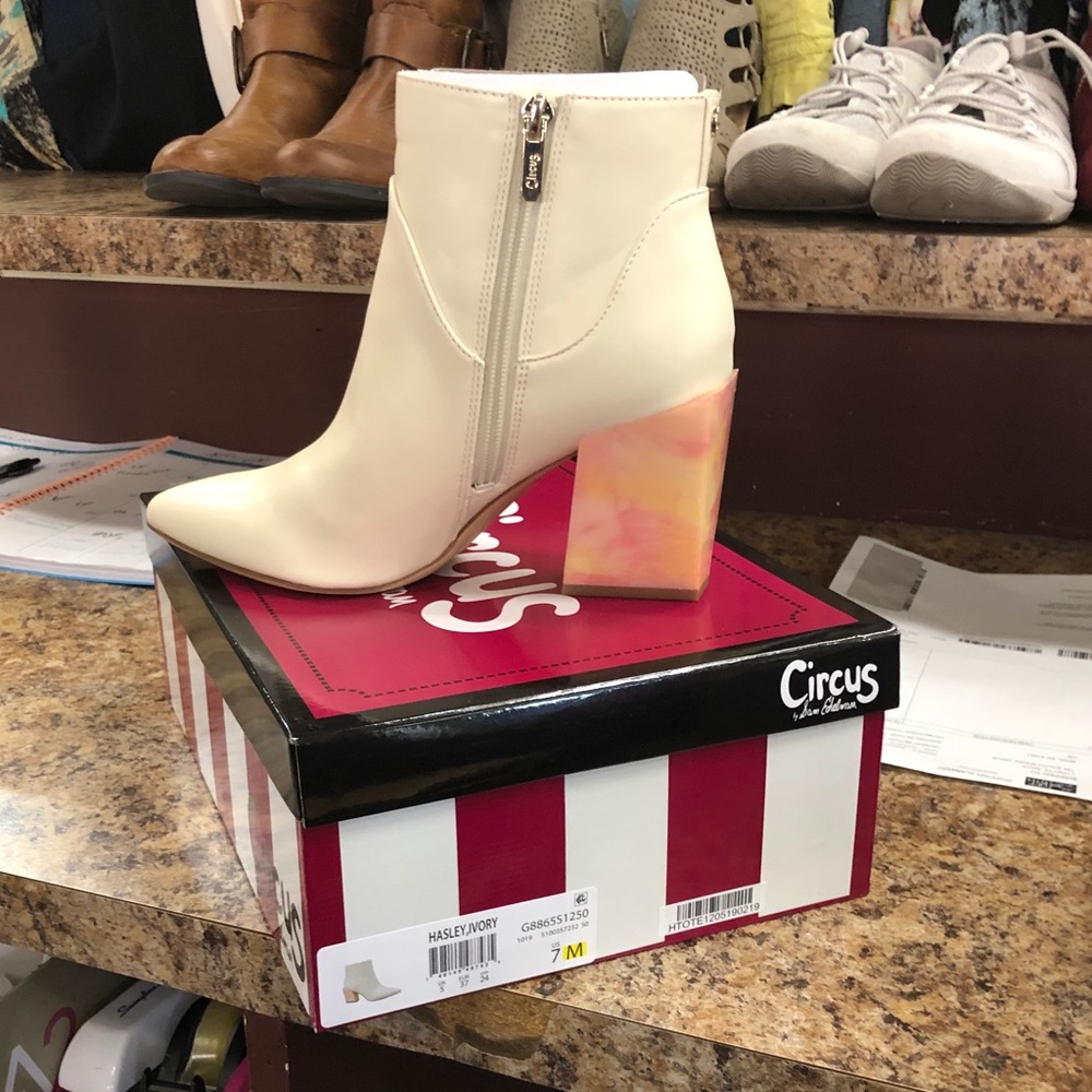 Ankle boots